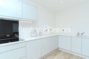 3  bedrooms flat to rent in Davies House, Vousden Grove, SE28-image 10