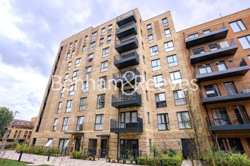 3  bedrooms flat to rent in Davies House, Vousden Grove, SE28-image 15