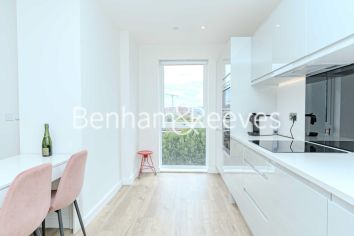 3  bedrooms flat to rent in Davies House, Vousden Grove, SE28-image 16
