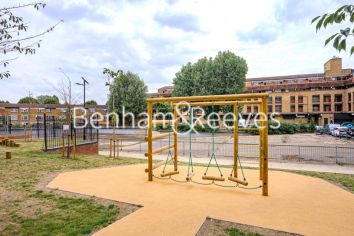 3  bedrooms flat to rent in Davies House, Vousden Grove, SE28-image 21