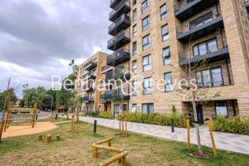 3  bedrooms flat to rent in Davies House, Vousden Grove, SE28-image 22