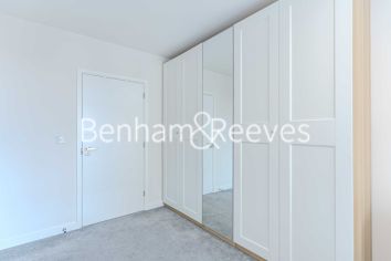 3  bedrooms flat to rent in Davies House, Vousden Grove, SE28-image 25
