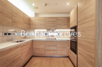 2  bedrooms flat to rent in Duke of Wellington Avenue, Woolwich,SE18-image 2