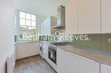 3  bedrooms flat to rent in Connaught Mews, Woolwich, SE18-image 2