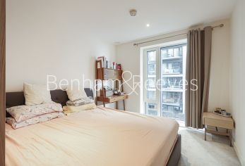 2  bedrooms flat to rent in Duke Wellington of Avenue, Royal Arsenal Riverside, SE18-image 3