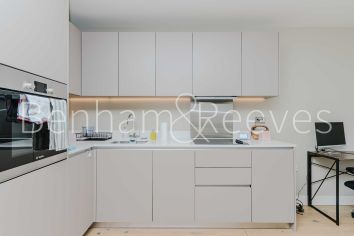1  bedroom flat to rent in New Warren Lane, Royal Arsenal Riverside, SE18-image 2