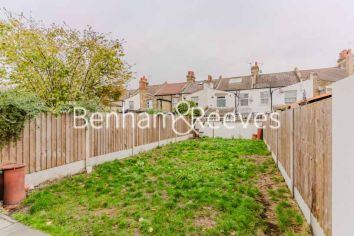 3  bedrooms house to rent in Wernbrook Street, Woolwich, SE18-image 7