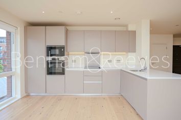 2  bedrooms flat to rent in Thunderer Walk, Royal Arsenal Riverside, SE18-image 17