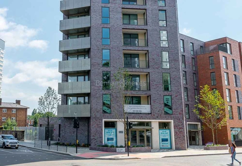 Exterior view of Abbey Road Cross Image 2