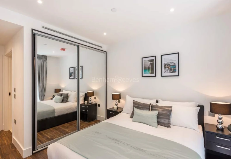 Bedroom view of Aldgate Place images 1