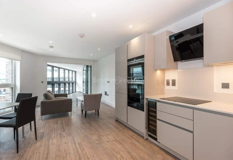 Kitchen view of Aldgate Place images 1