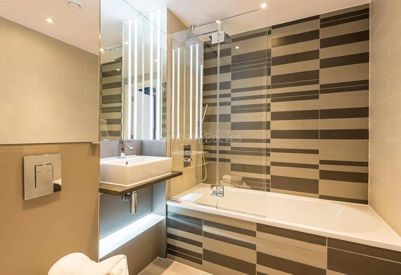 Bathroom view of Avant Garde images 1
