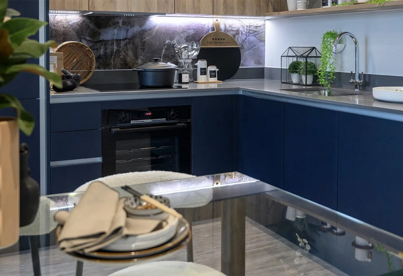 Kitchen view of Bankside Gardens images 1