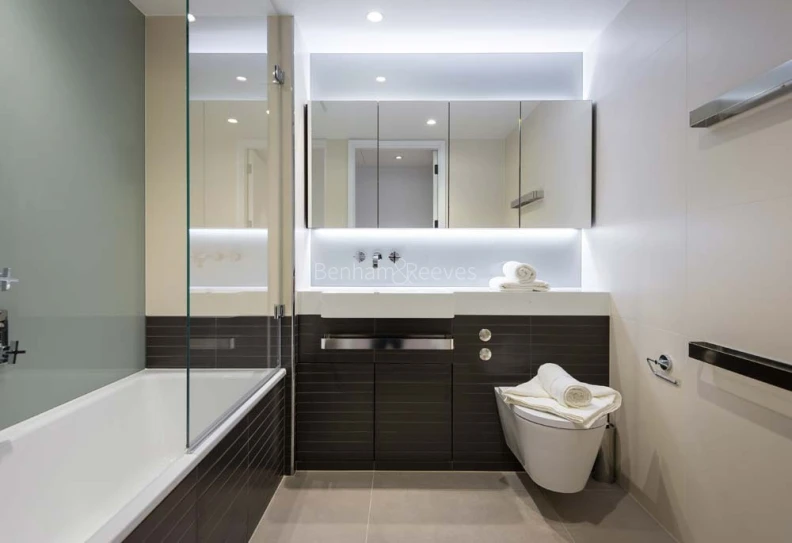 Bathroom view of Battersea Power Station images 1