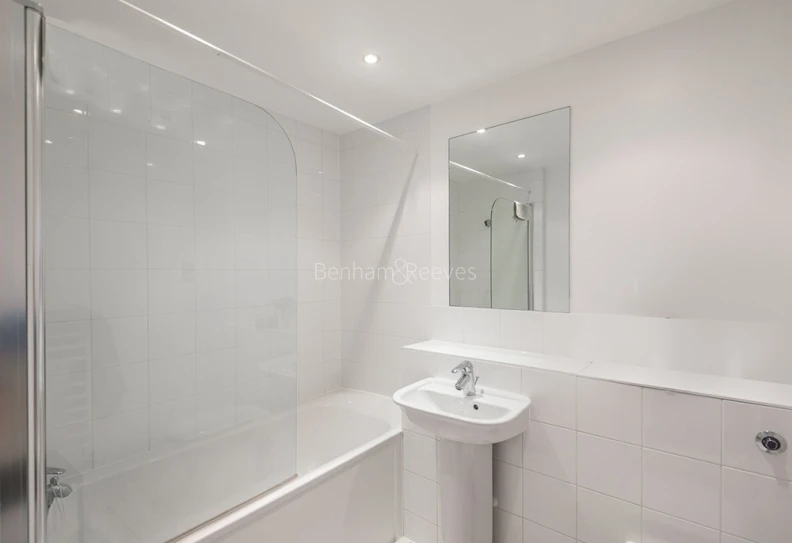 Bathroom view of Brook Mews North images 1