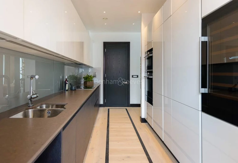 Kitchen view of Chapter Street images 1