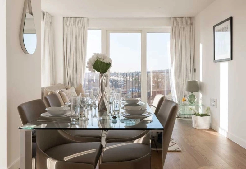 Reception view of Colindale Gardens images 1