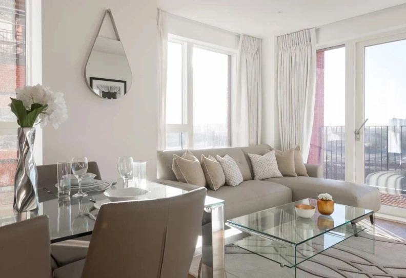Reception view of Colindale Gardens images 4