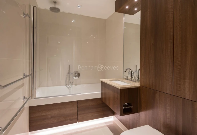 Bathroom view of Dickens Yard images 4