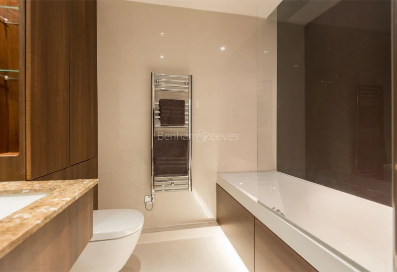 Bathroom view of Dickens Yard images 7