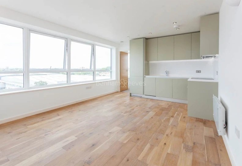 Kitchen view of Dolphin House images 1