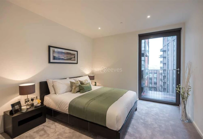 Bedroom view of Embassy Gardens images 1
