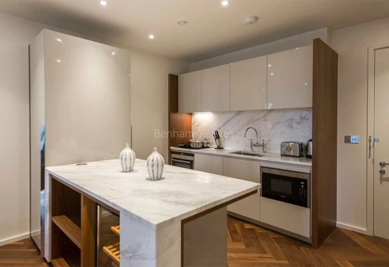 Kitchen view of Embassy Gardens images 1