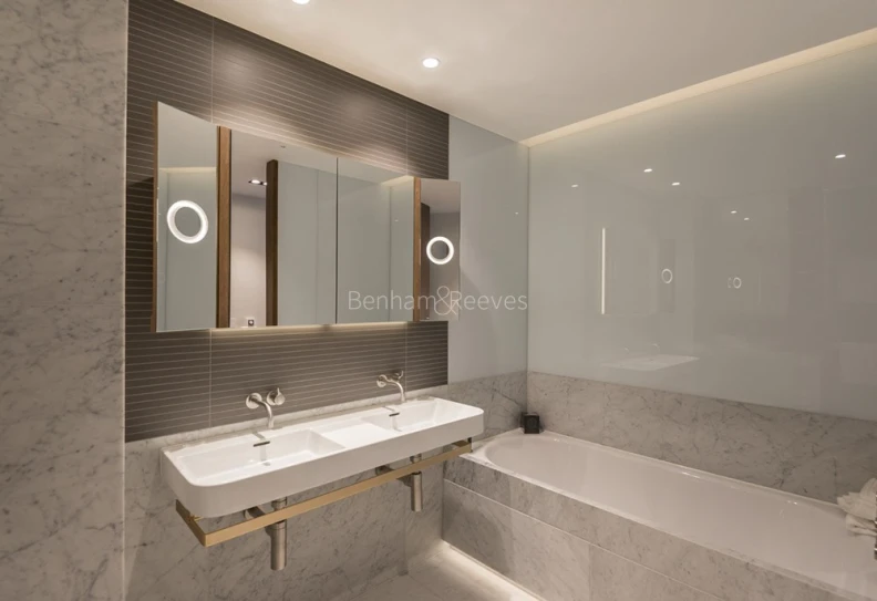 Bathroom view of Fitzroy Place images 1