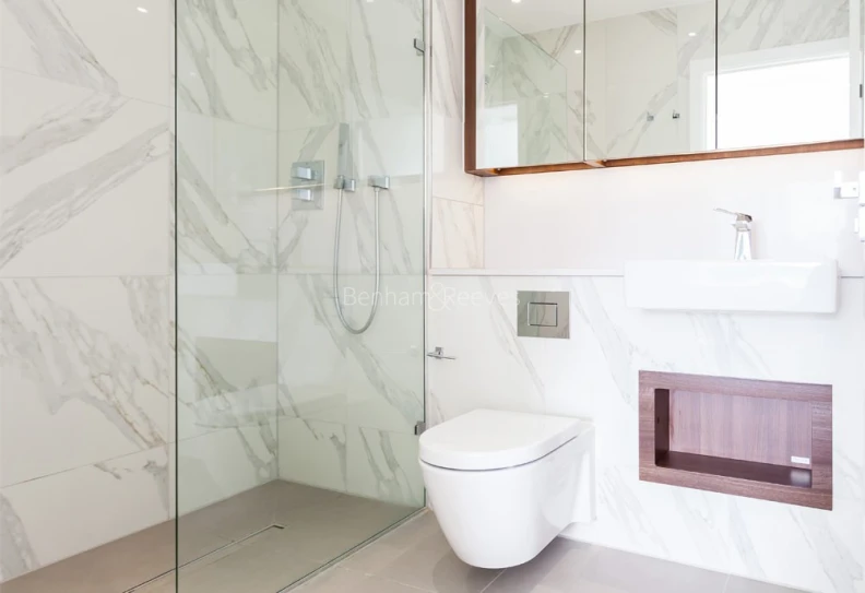 Bathroom view of Fulham Riverside images 2