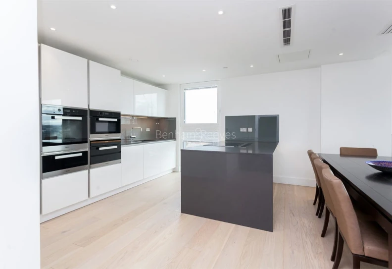 Kitchen view of Fulham Riverside images 2
