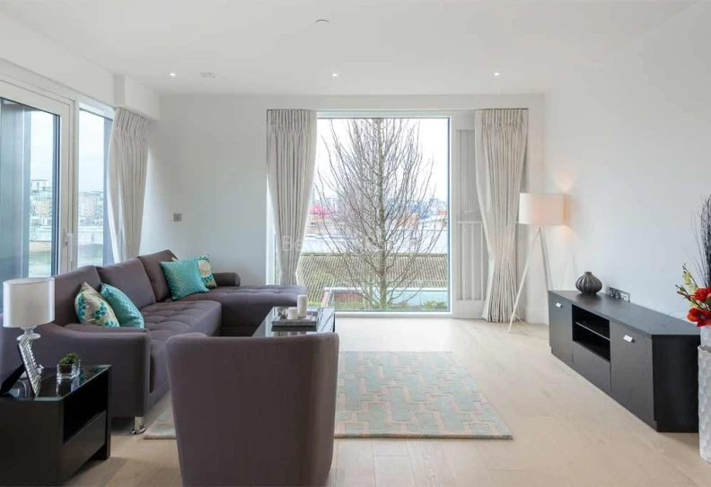 Reception view of Fulham Riverside images 2