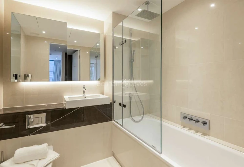 Bathroom view of Goodman's Fields images 1