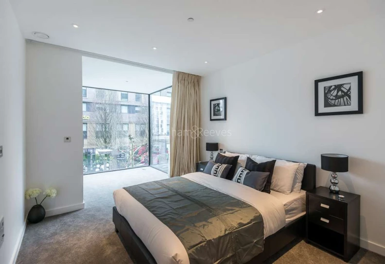 Bedroom view of Goodman's Fields images 1