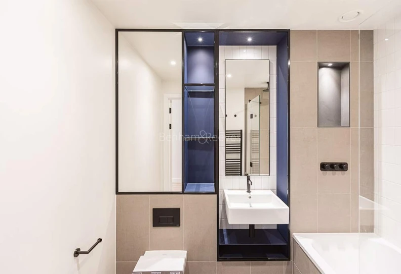 Bathroom view of Grand Union images 2