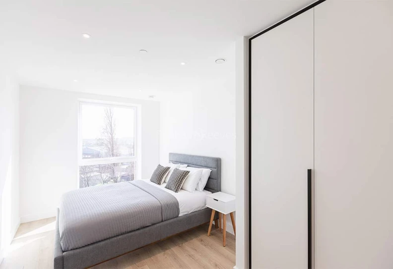 Bedroom view of Grand Union images 1