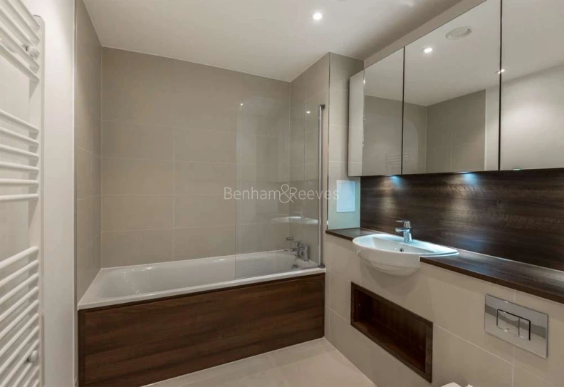 Bathroom view of Greenland Place images 1