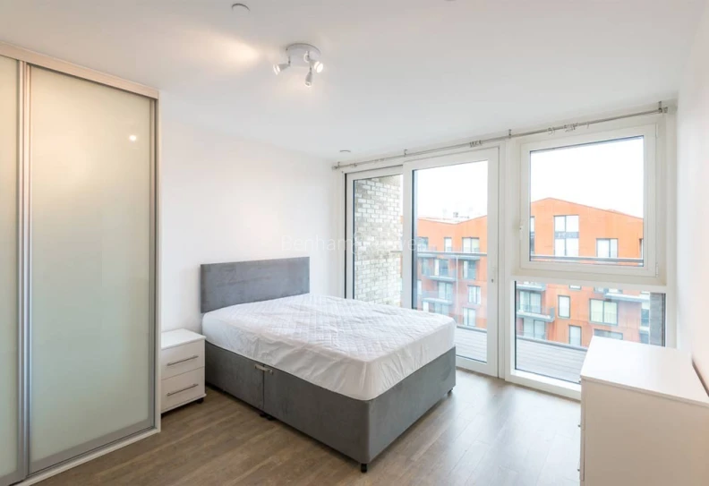 Bedroom view of Greenland Place images 1