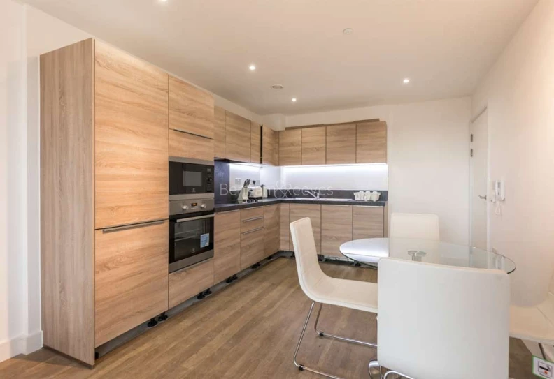 Kitchen view of Greenland Place images 1