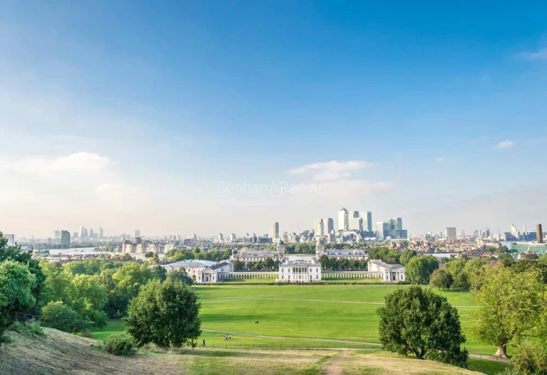 Exterior view of Greenwich Square Image 1