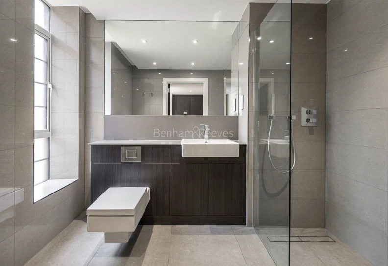 Bathroom view of Hampstead Reach images 1