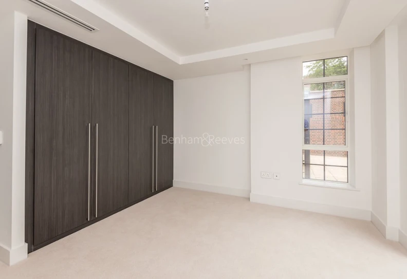Bedroom view of Hampstead Reach images 1