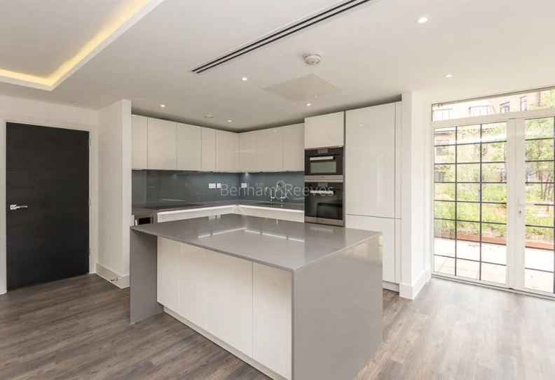 Kitchen view of Hampstead Reach images 1