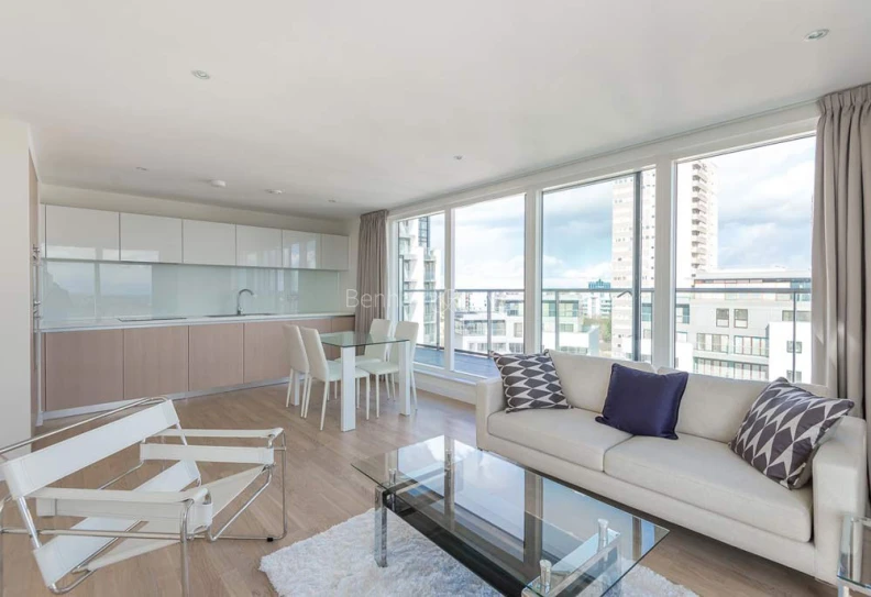 Kitchen view of Kew Bridge West images 1
