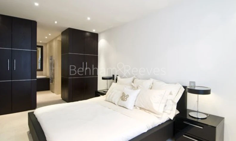 Bedroom view of Kings Chelsea images 1