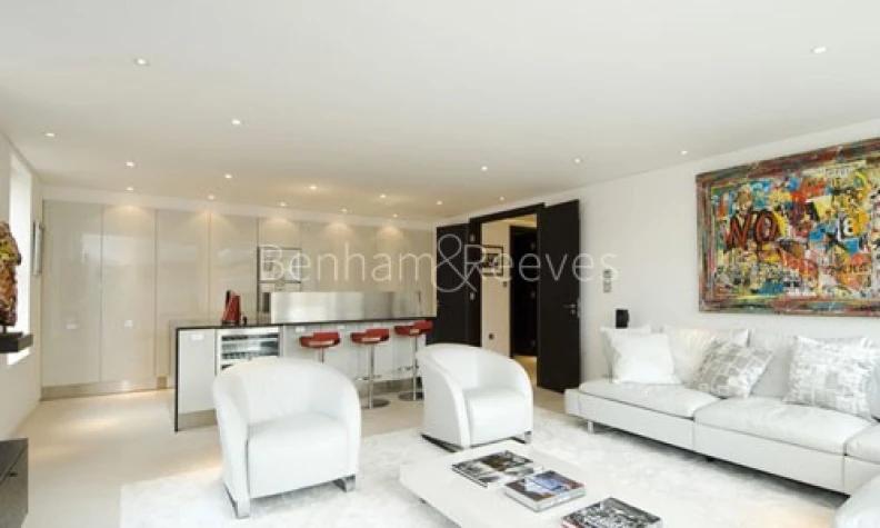 Reception view of Kings Chelsea images 1