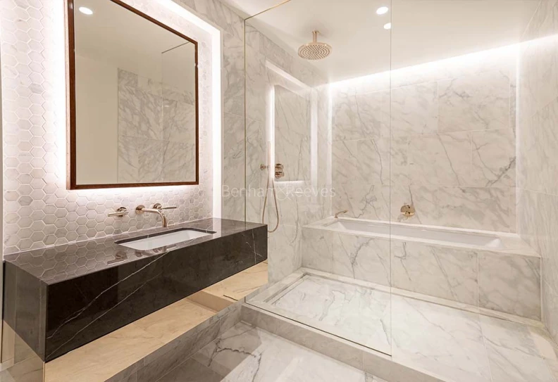 Bathroom view of Lancer Square images 2