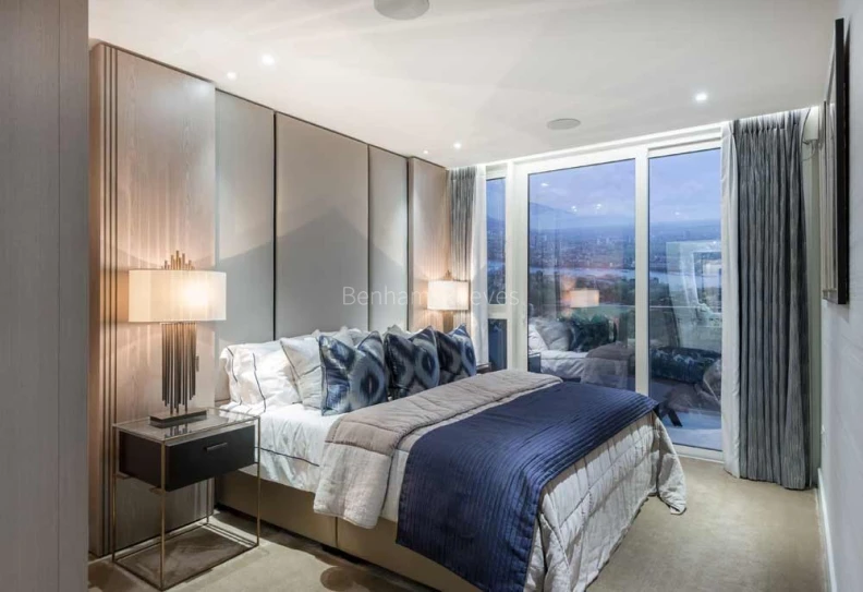 Bedroom view of London Dock images 1