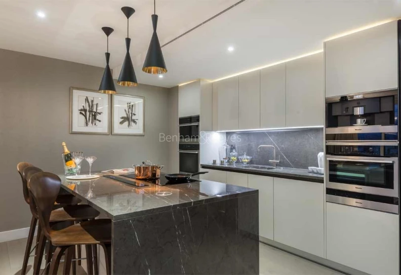 Kitchen view of London Dock images 1