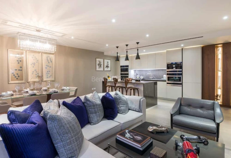 Reception view of London Dock images 3