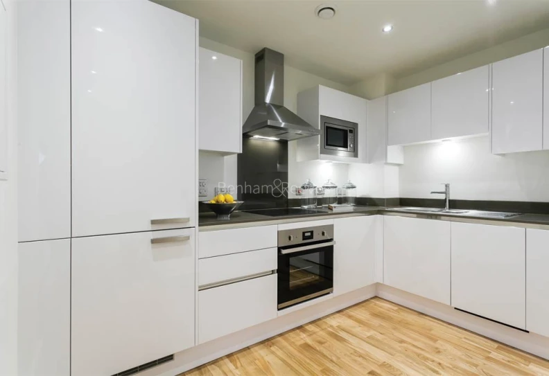 Kitchen view of Marine Wharf East images 1